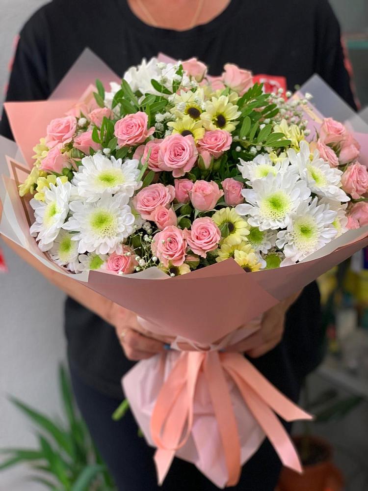 Букет цветов из: Розы и Хризантемы в Пседахе