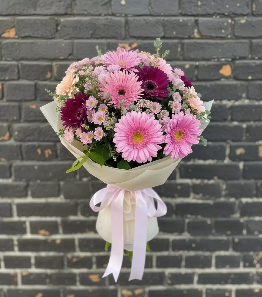 Букет цветов из: Герберы и Хризантемы в Пседахе