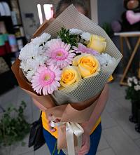 Букет цветов из:  Герберы, Розы и Хризантемы #REPLACE_PRED# Пседахе