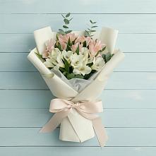 Букет цветов из:  Альстромерии в Пседахе