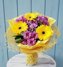 Букет цветов из:  Хризантемы и Герберы в Пседахе