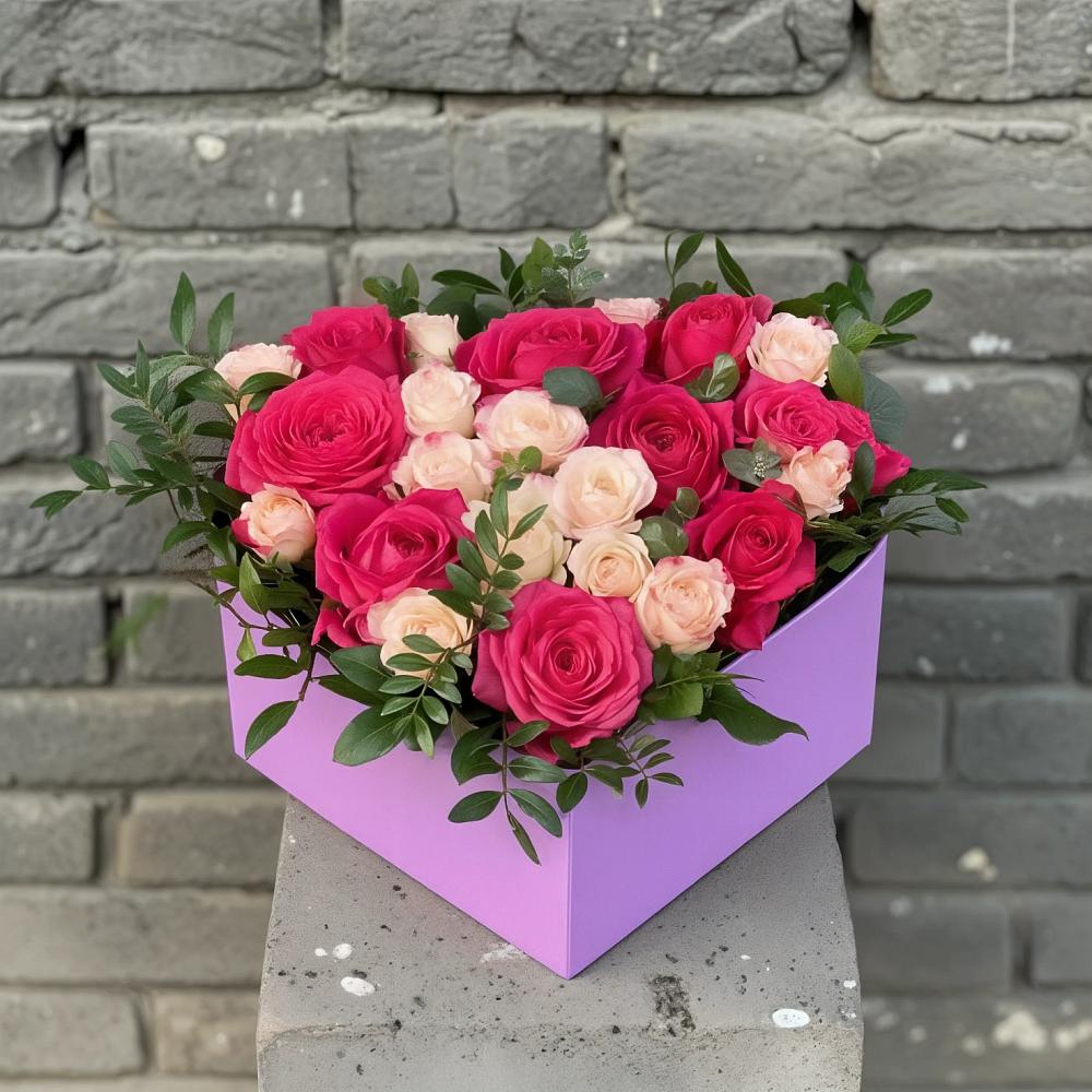 Цветочная композиция из Розы в коробке в Пседахе