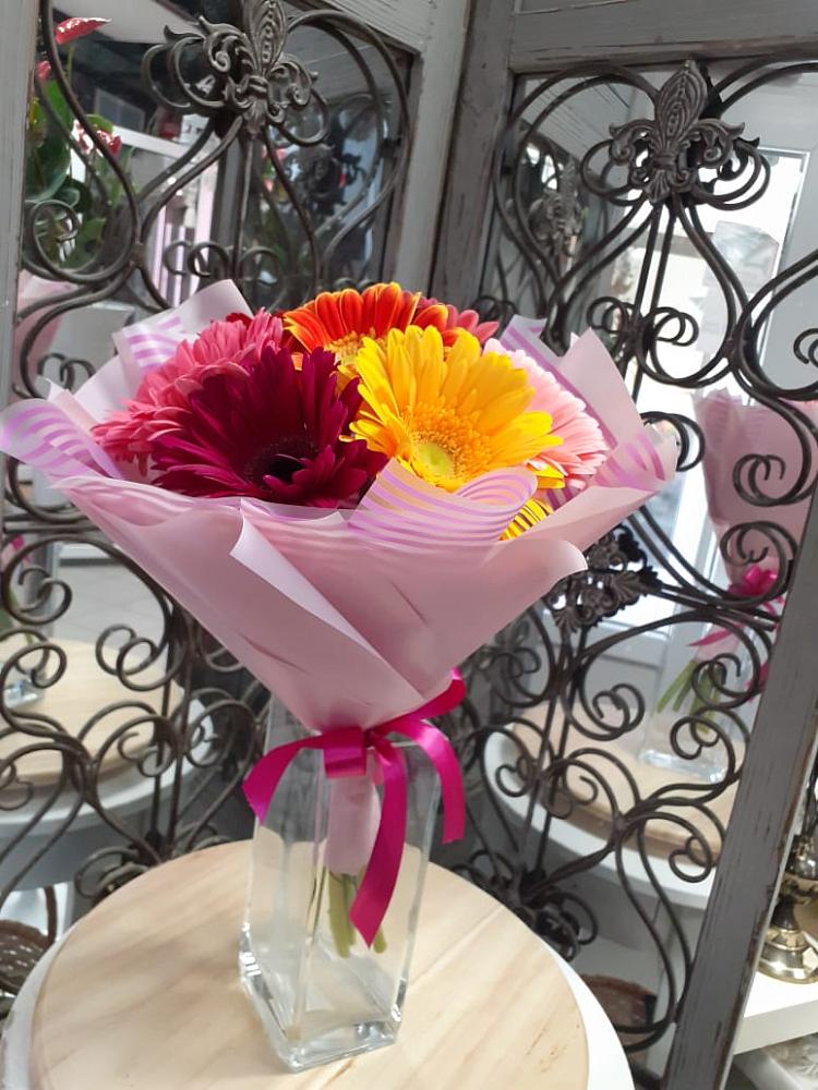 Букет цветов из: Герберы в Пседахе