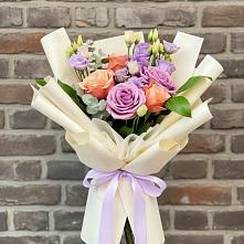 Букет цветов из:  Лизиантусы и Розы в Пседахе