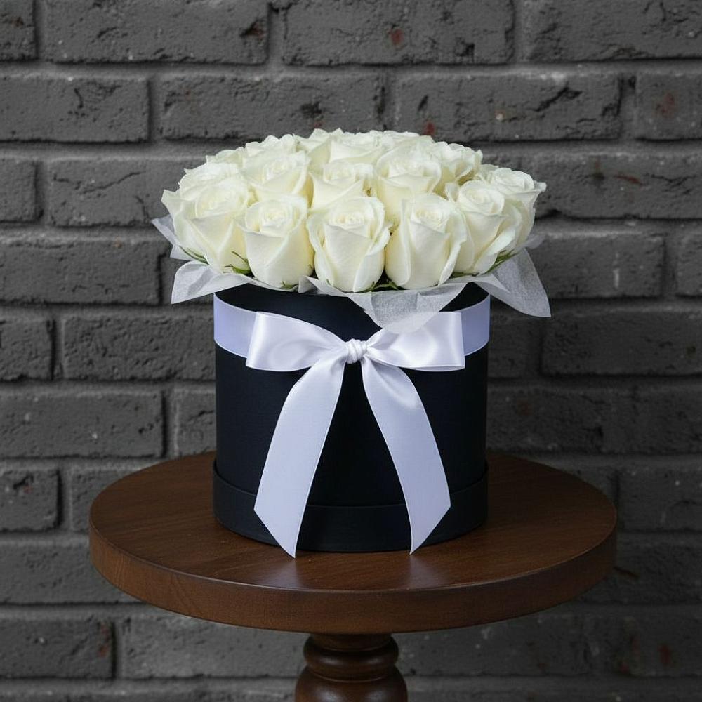 Цветочная композиция из Розы в шляпной коробке в Пседахе