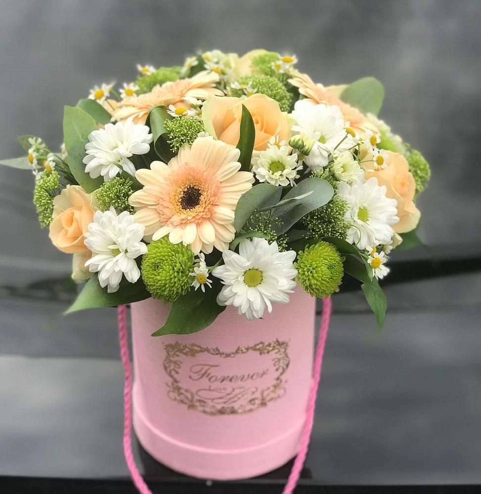 Цветочная композиция из Розы, Герберы и Хризантемы в шляпной коробке в Пседахе