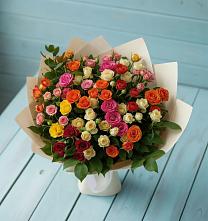 Букет Микс из разноцветных кустовых роз в Пседахе