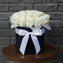 Цветочная композиция из Розы в шляпной коробке в Пседахе