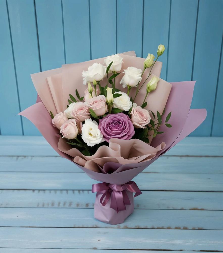 Букет цветов из: Розы и Лизиантусы в Пседахе